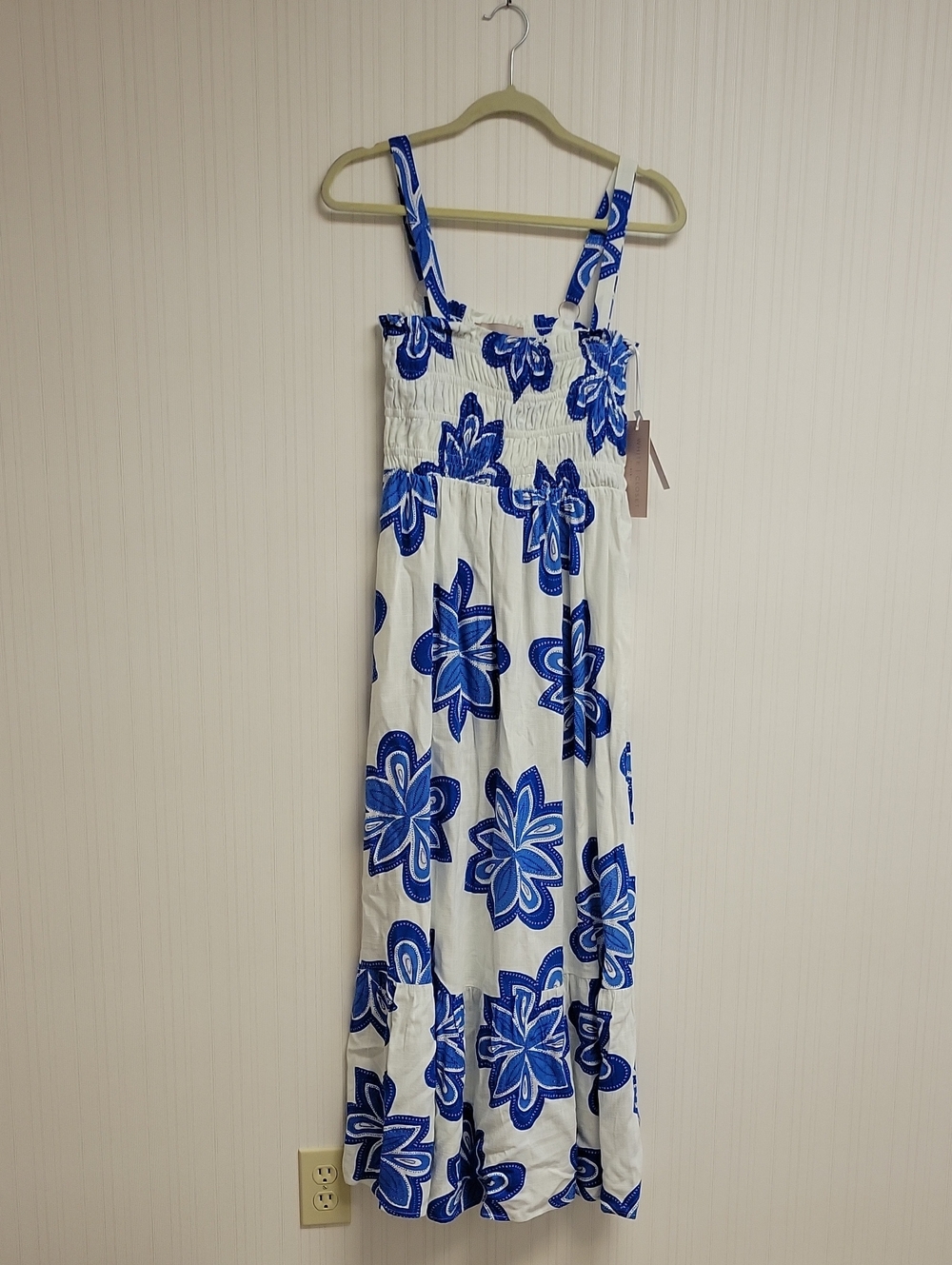 White Closet Elements Floral Maxi Dress Smocked Top. Small New Linen Blend